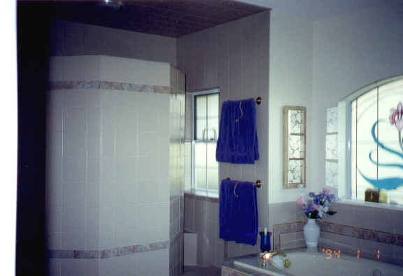 bathroom.jpg (31545 bytes)
